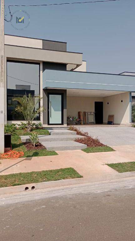 Casa de Condomínio à venda com 3 quartos, 202m² - Foto 2