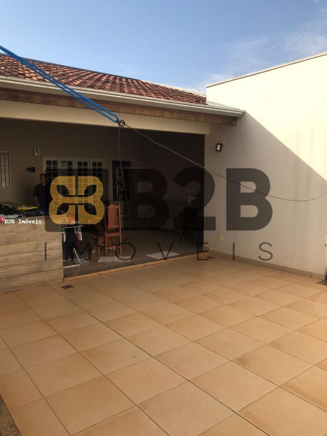 Casa à venda com 3 quartos, 229m² - Foto 9