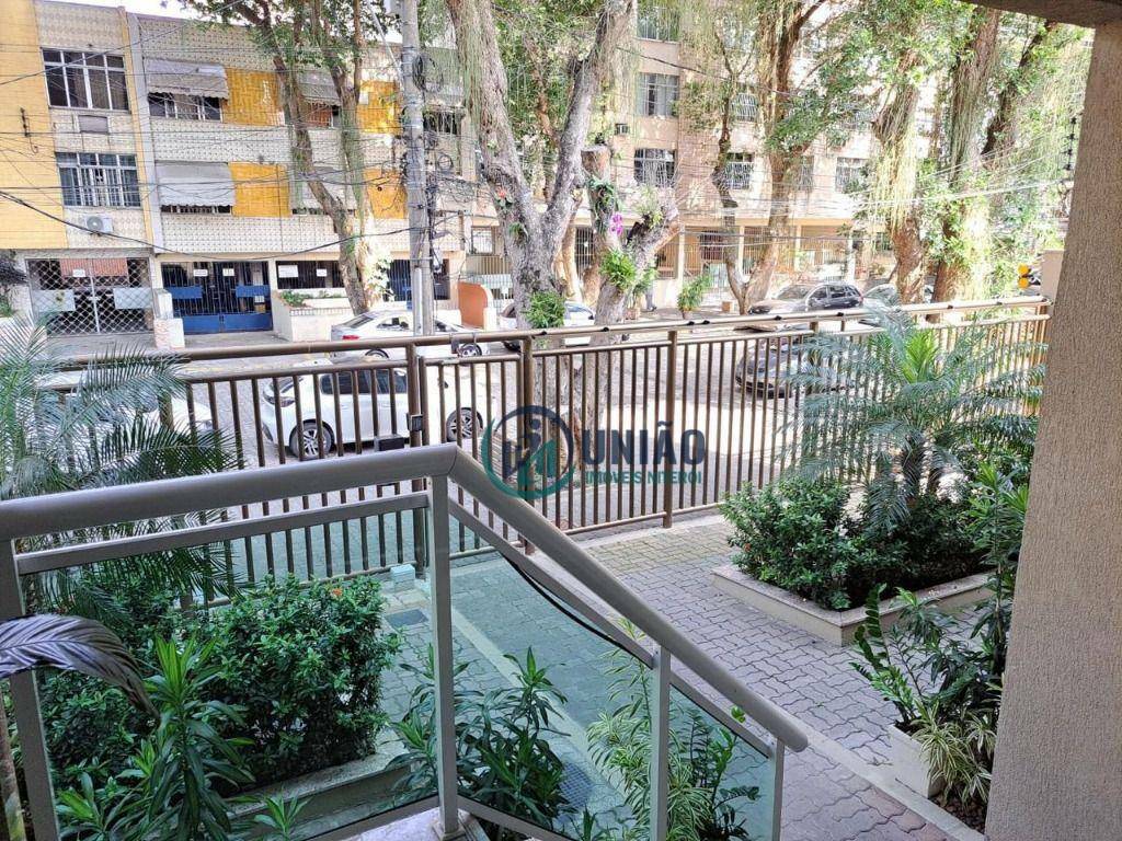 Apartamento à venda com 2 quartos, 64m² - Foto 24