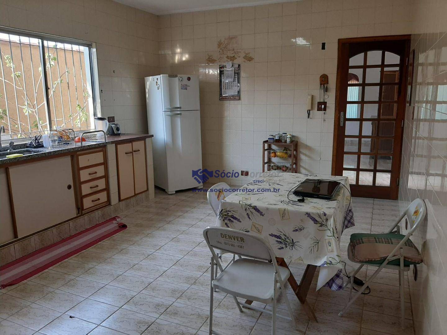 Casa à venda com 3 quartos, 366m² - Foto 5