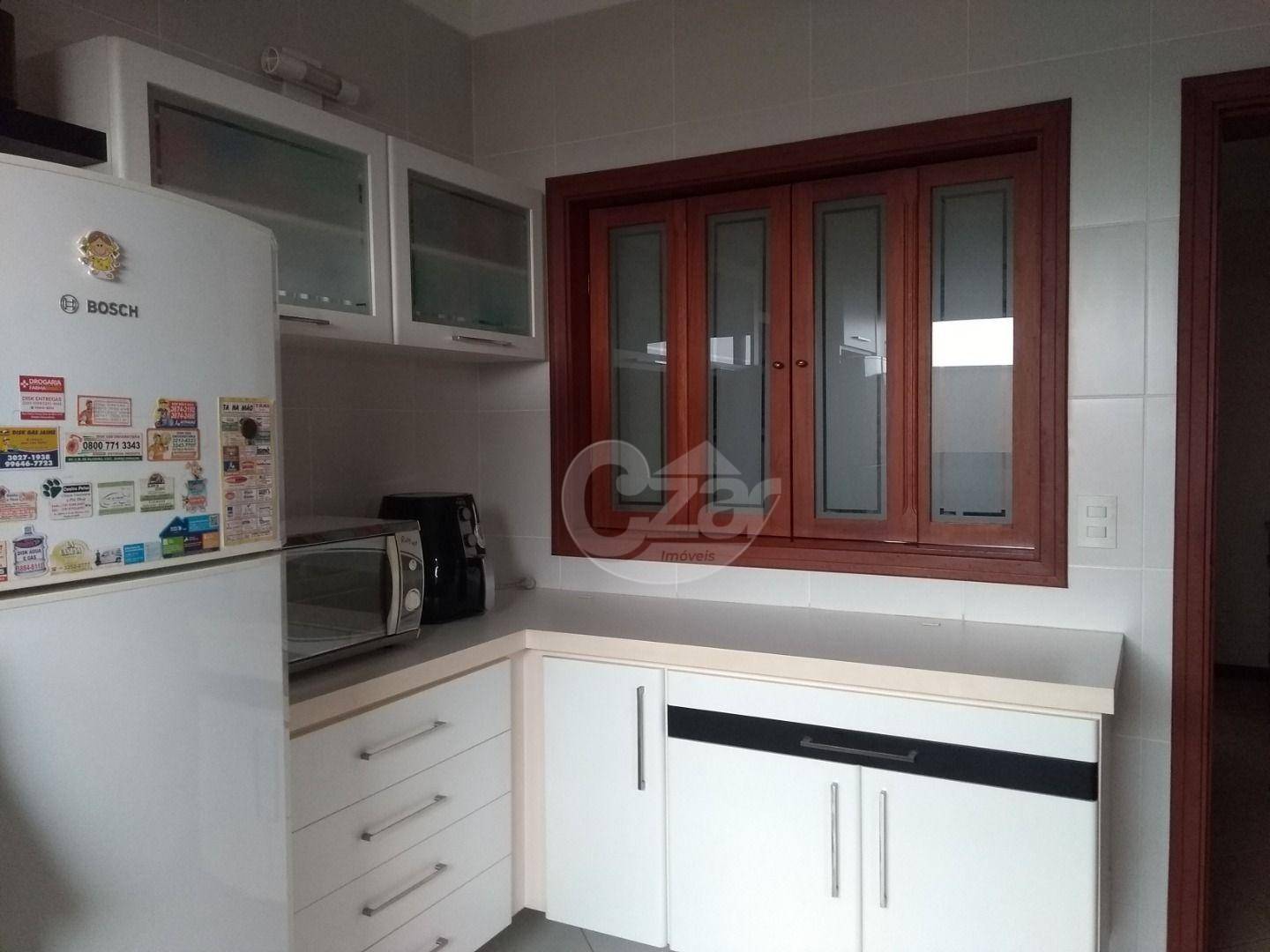 Casa à venda com 3 quartos, 208m² - Foto 11