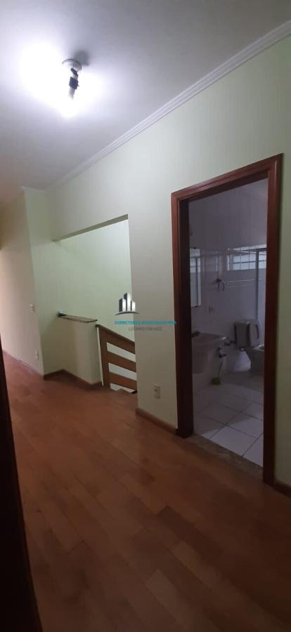 Casa para alugar com 3 quartos, 240m² - Foto 10