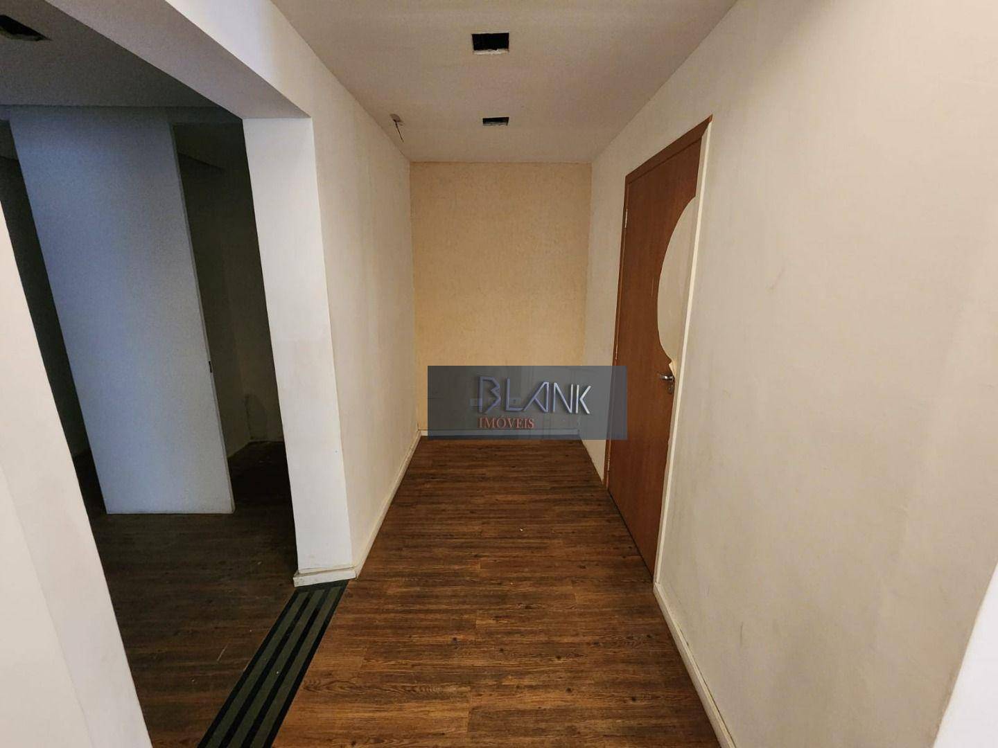 Casa para alugar com 2 quartos, 200m² - Foto 17