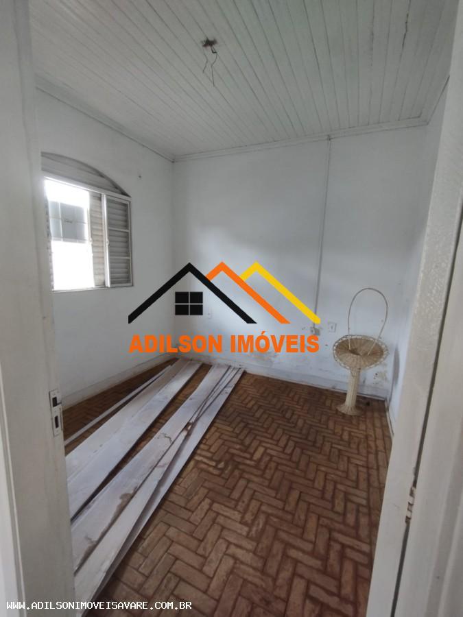 Casa à venda com 3 quartos, 219m² - Foto 2