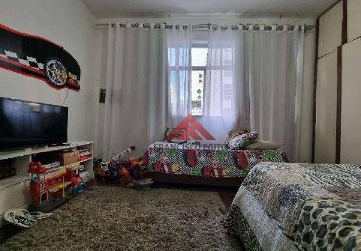 Apartamento à venda com 4 quartos, 225m² - Foto 10