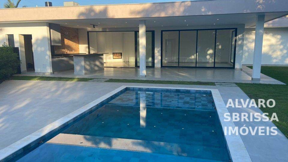 Casa de Condomínio à venda com 4 quartos, 380m² - Foto 1