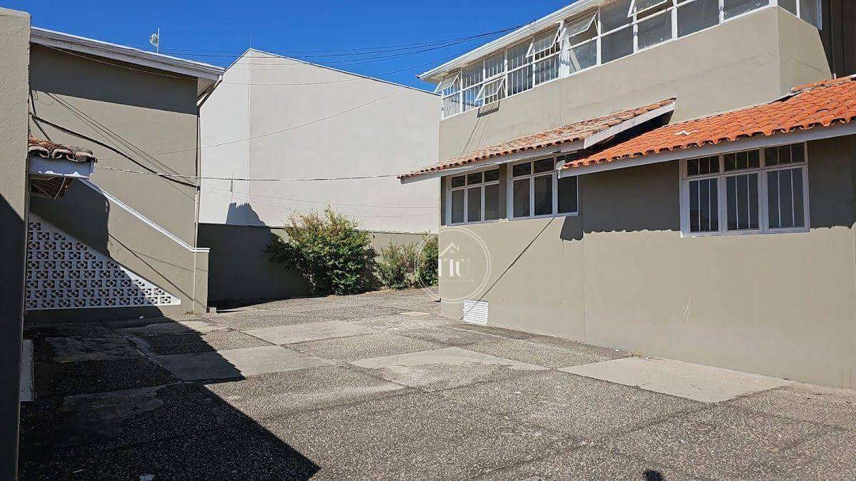 Casa para alugar com 3 quartos, 447m² - Foto 3