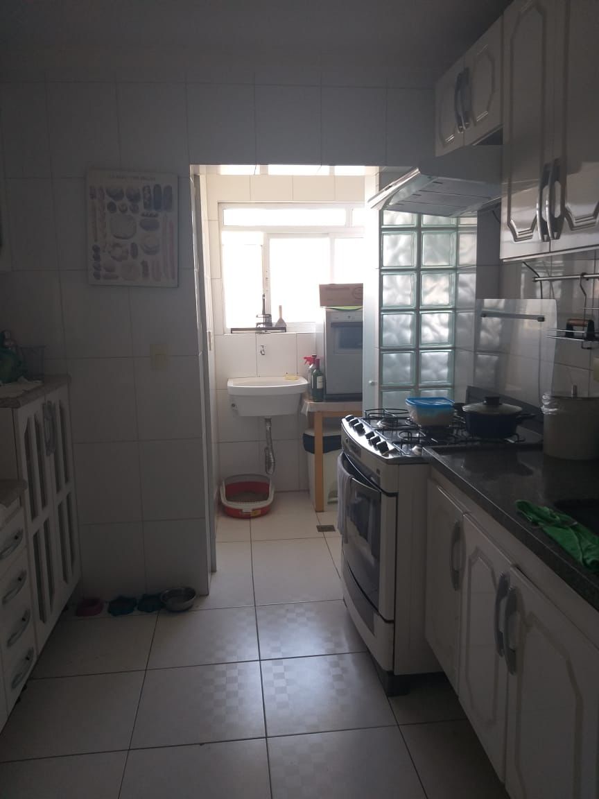 Apartamento à venda com 2 quartos, 70m² - Foto 3