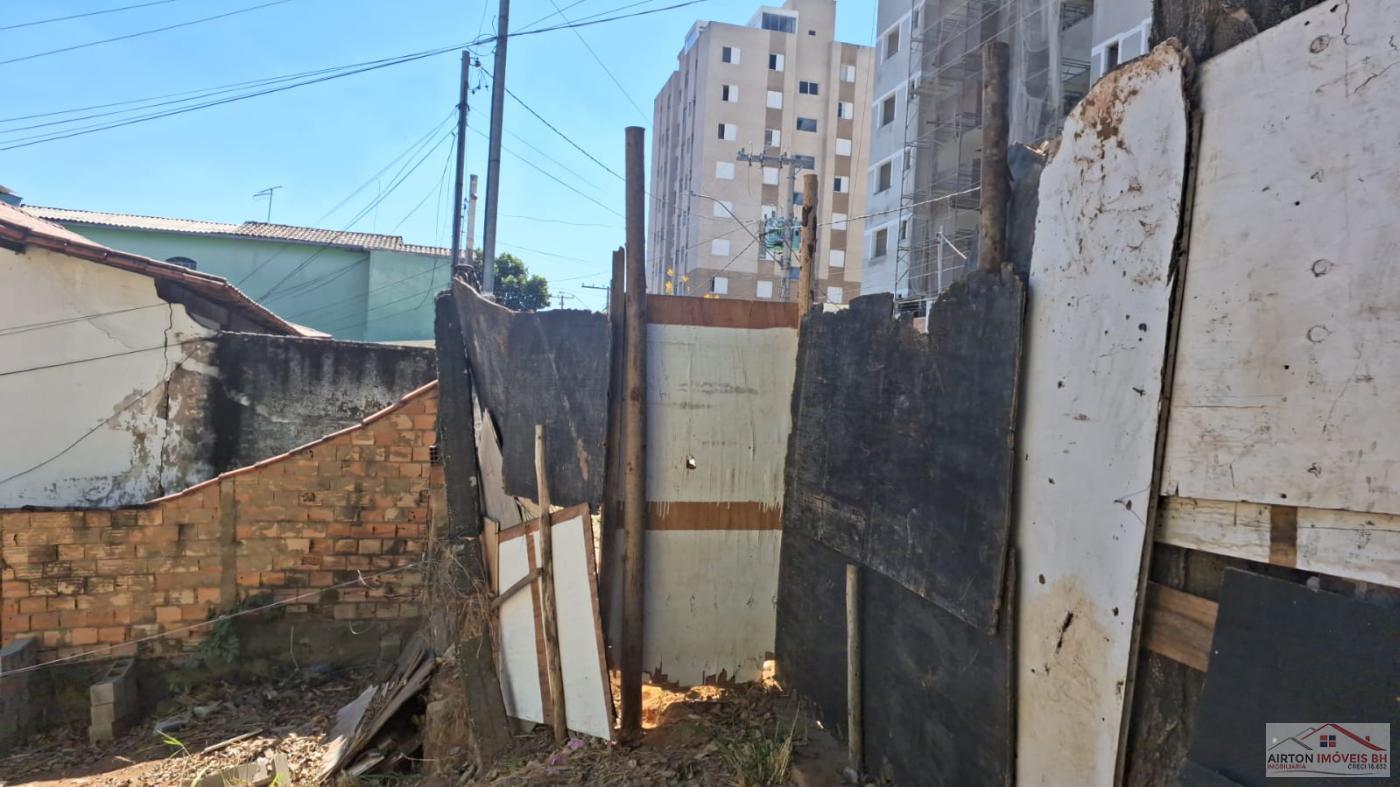 Terreno à venda com 2 quartos, 360m² - Foto 7