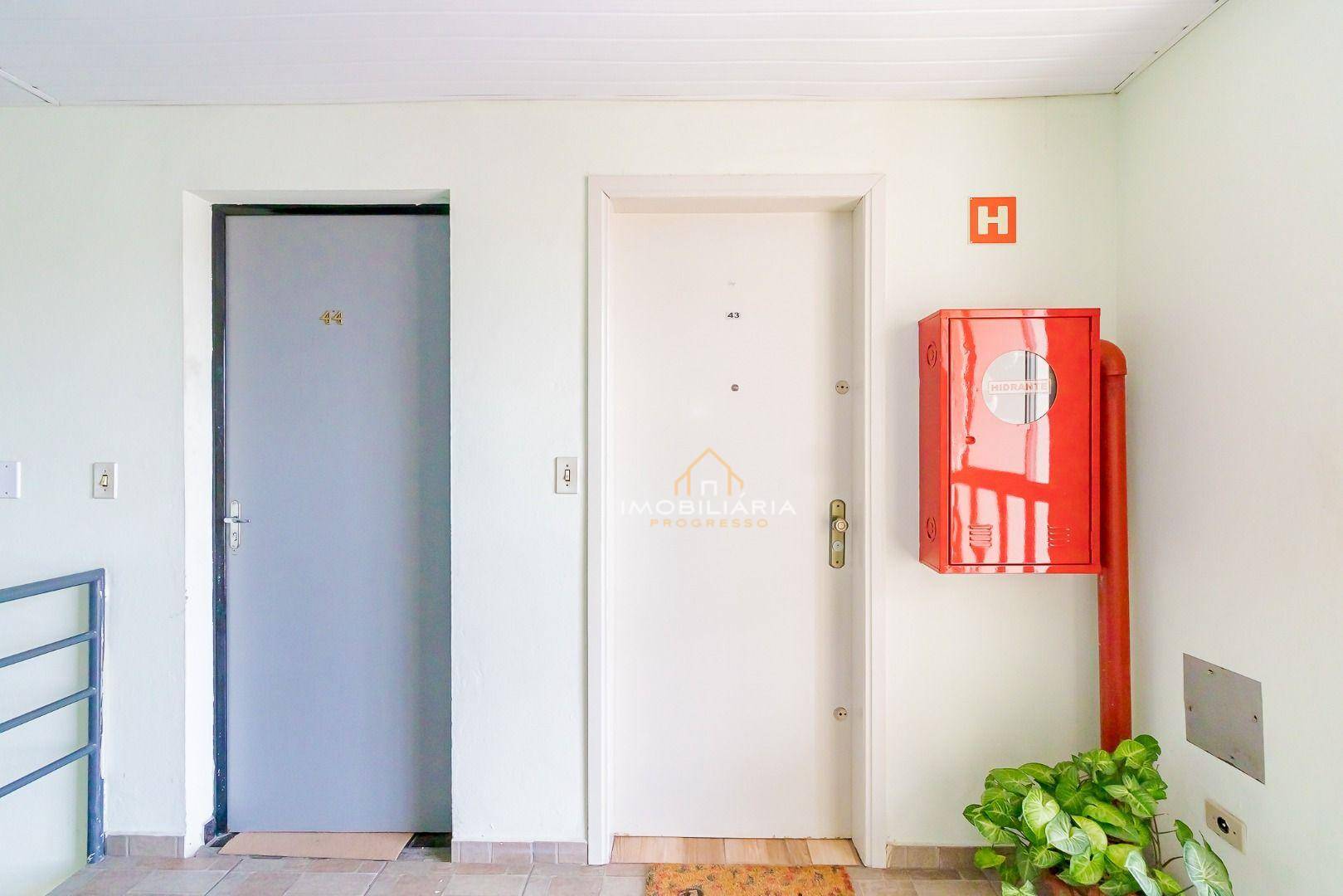 Apartamento à venda com 2 quartos, 40m² - Foto 6