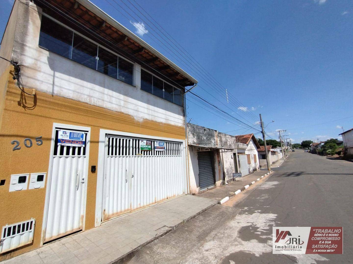 Casa à venda com 3 quartos, 69m² - Foto 2