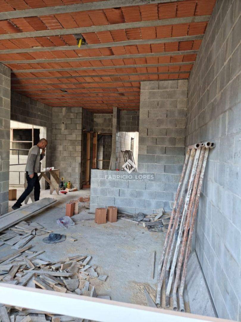 Casa à venda com 3 quartos, 88m² - Foto 2