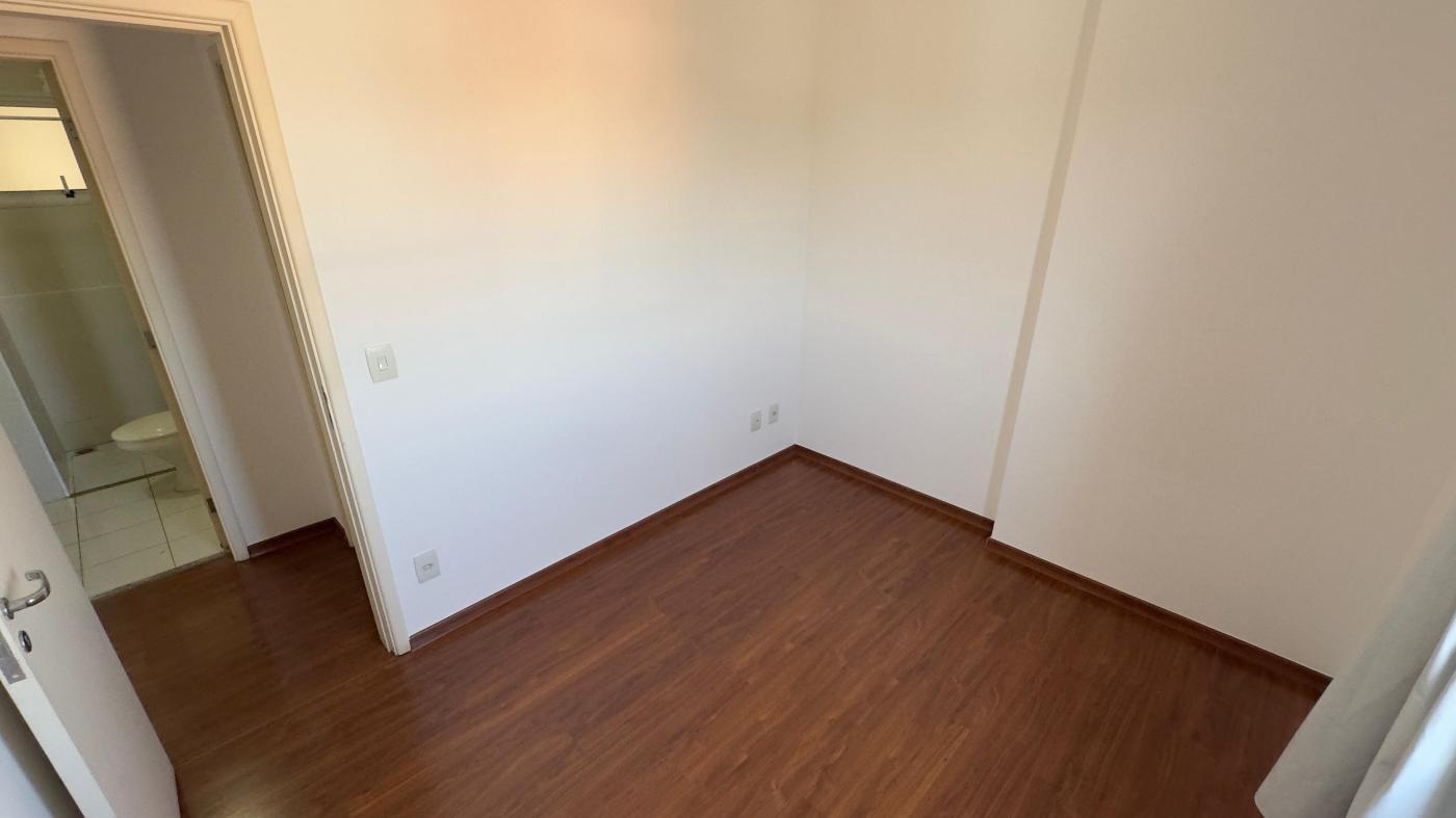 Apartamento para alugar com 3 quartos, 85m² - Foto 15