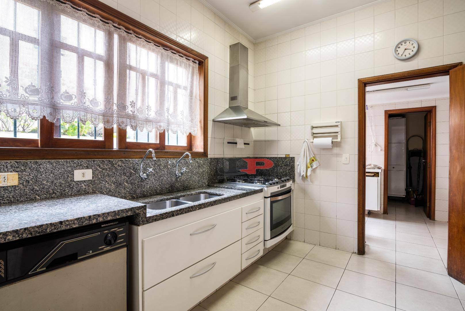 Casa à venda com 4 quartos, 300m² - Foto 19