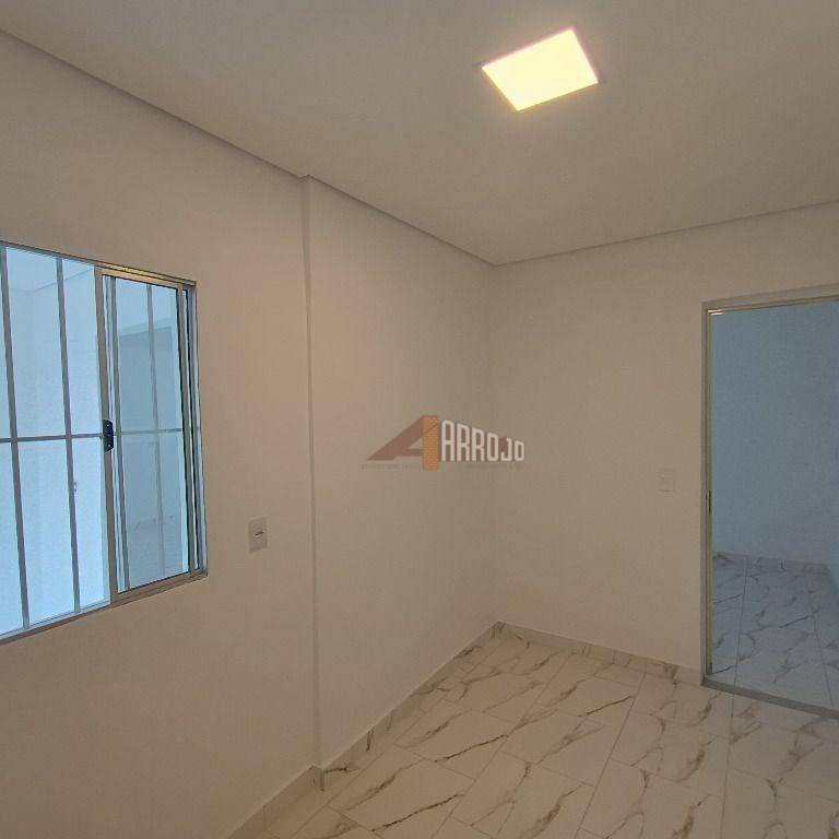 Apartamento para alugar com 2 quartos, 50m² - Foto 11