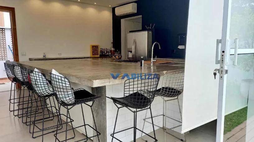 Sobrado à venda com 2 quartos, 216m² - Foto 2