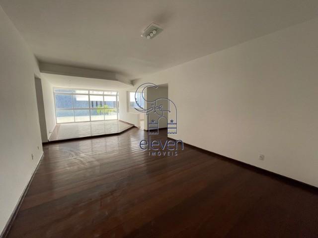 Apartamento à venda com 4 quartos, 249m² - Foto 1