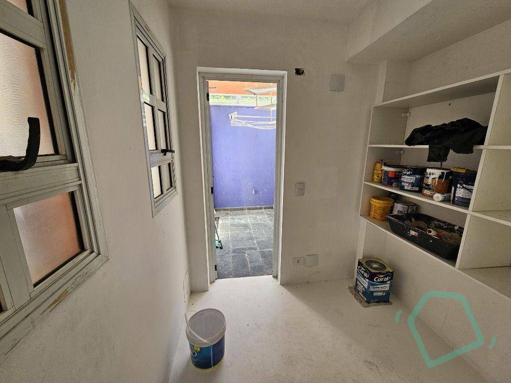 Casa de Condomínio para alugar com 3 quartos, 220m² - Foto 5