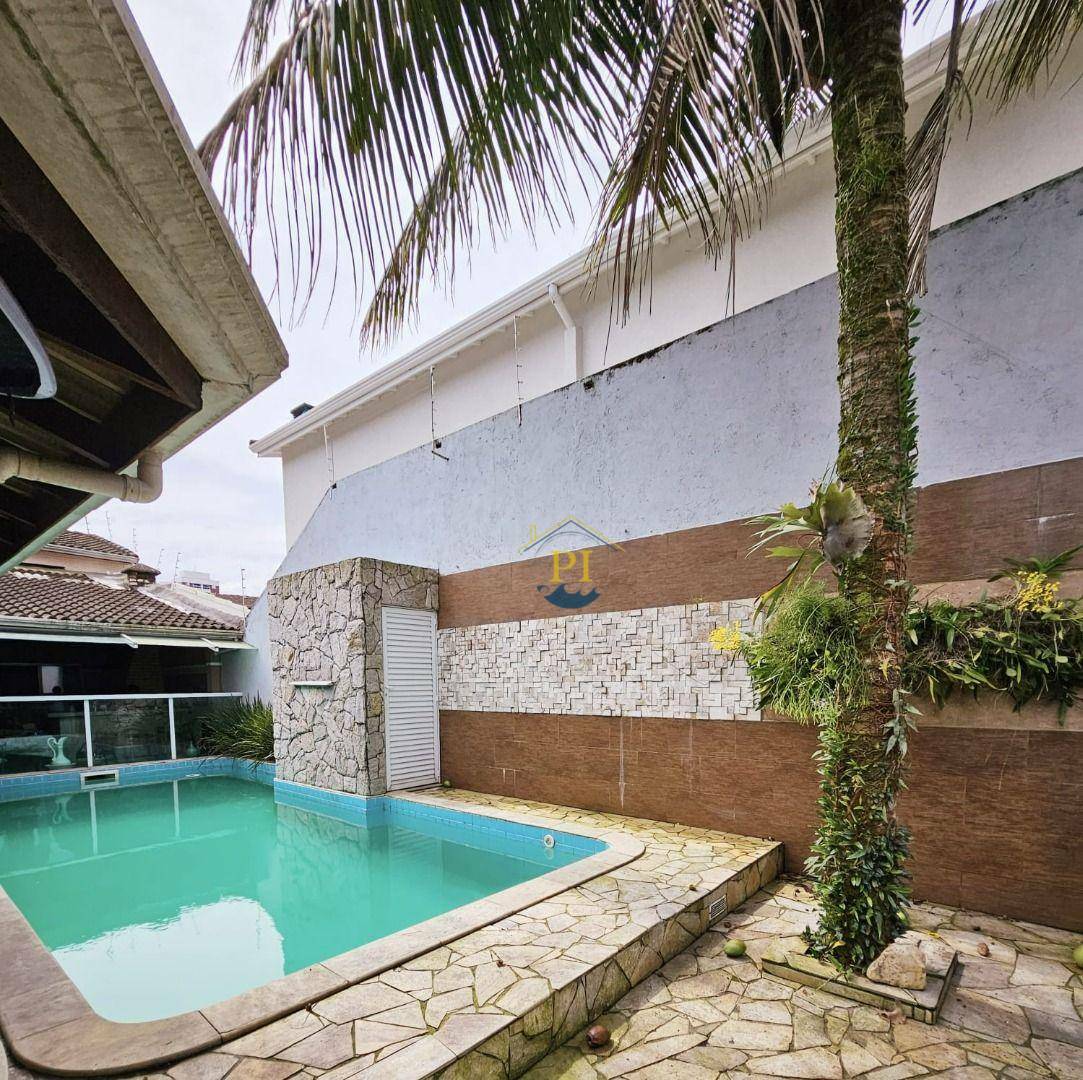 Casa à venda com 3 quartos, 260m² - Foto 1