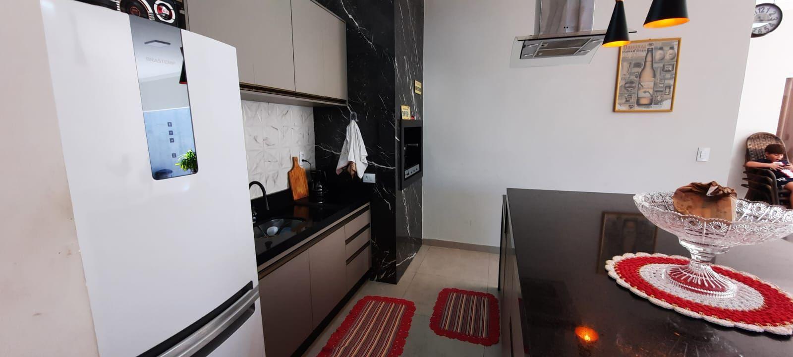 Casa à venda com 2 quartos, 180m² - Foto 10