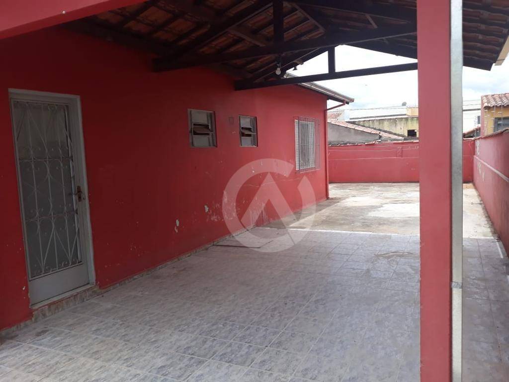 Casa à venda com 2 quartos, 135m² - Foto 1