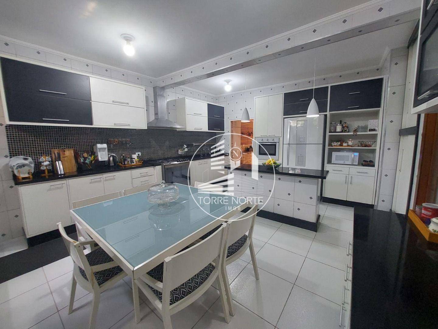 Casa à venda com 4 quartos, 170m² - Foto 37