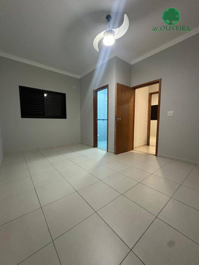 Casa à venda com 3 quartos, 200m² - Foto 14