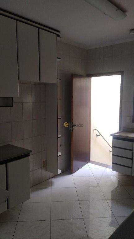 Sobrado à venda com 3 quartos, 292m² - Foto 19