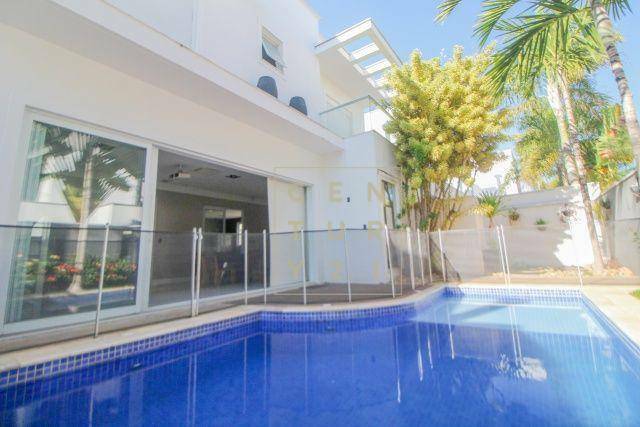 Casa de Condomínio à venda com 3 quartos, 388m² - Foto 1