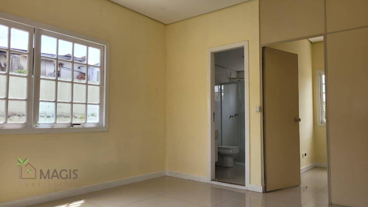 Casa para alugar com 5 quartos, 290m² - Foto 19