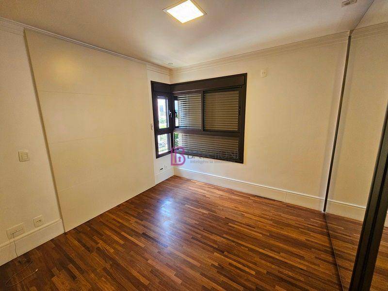 Apartamento à venda com 3 quartos, 150m² - Foto 18