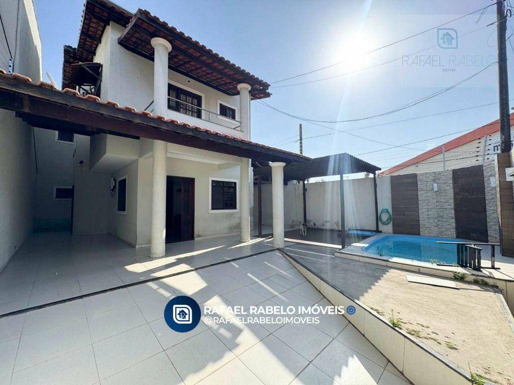 Casa, 4 quartos, 216 m² - Foto 1