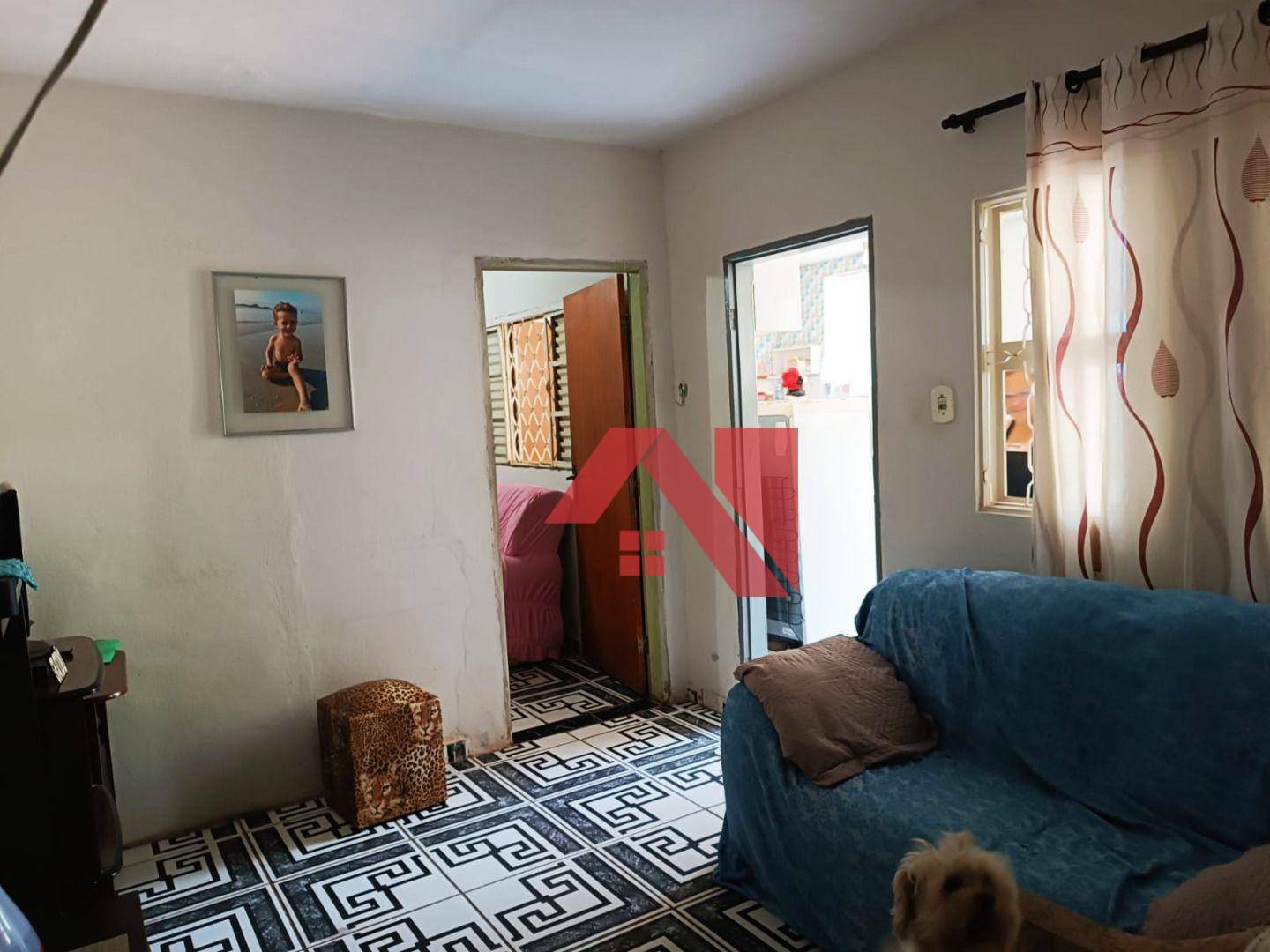 Casa à venda com 2 quartos, 130m² - Foto 2