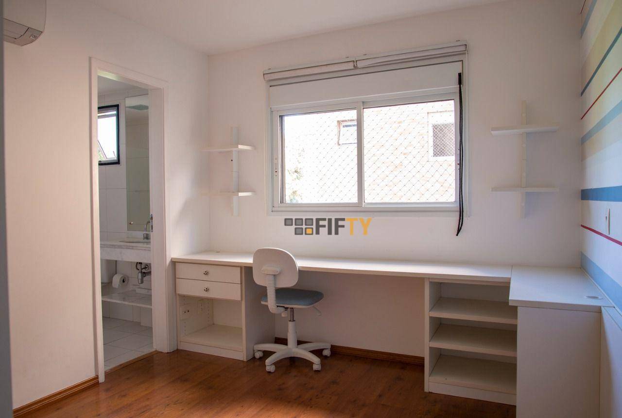 Apartamento para alugar com 4 quartos, 246m² - Foto 18