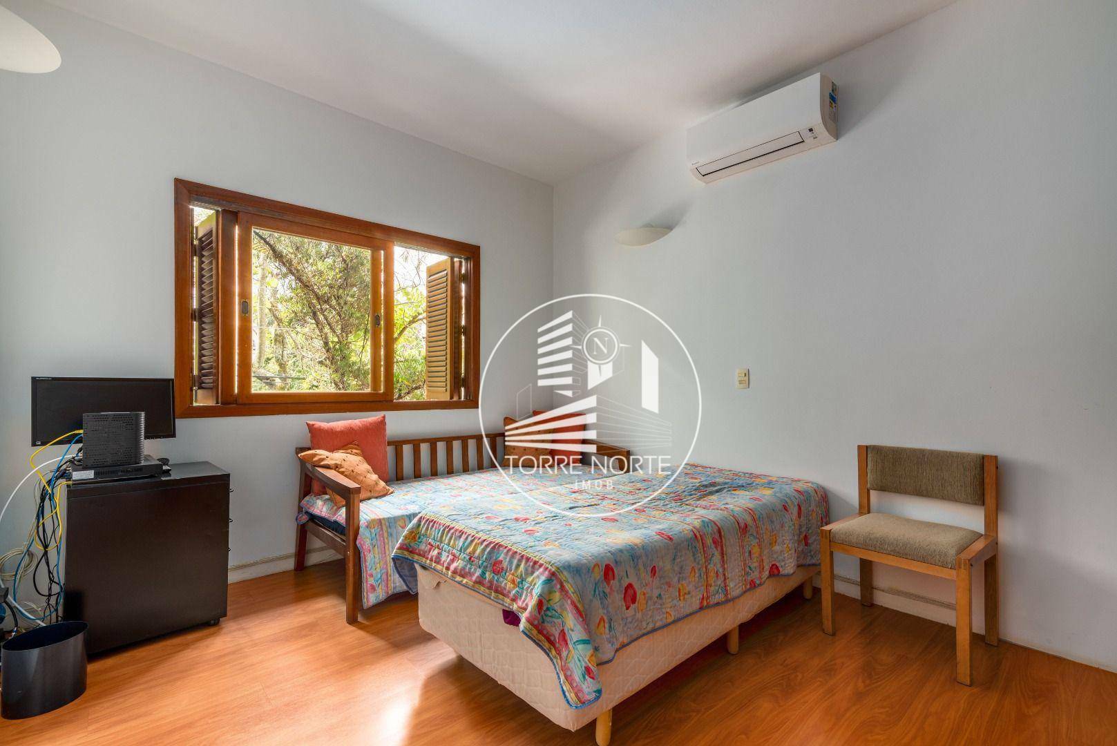 Casa à venda com 4 quartos, 300m² - Foto 16