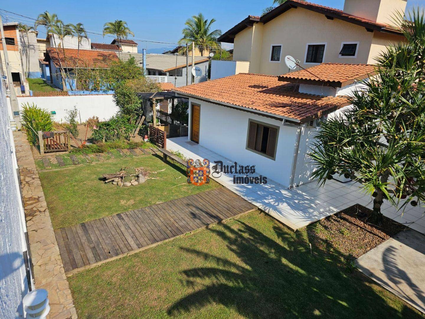 Casa de Condomínio à venda com 1 quarto, 80m² - Foto 1