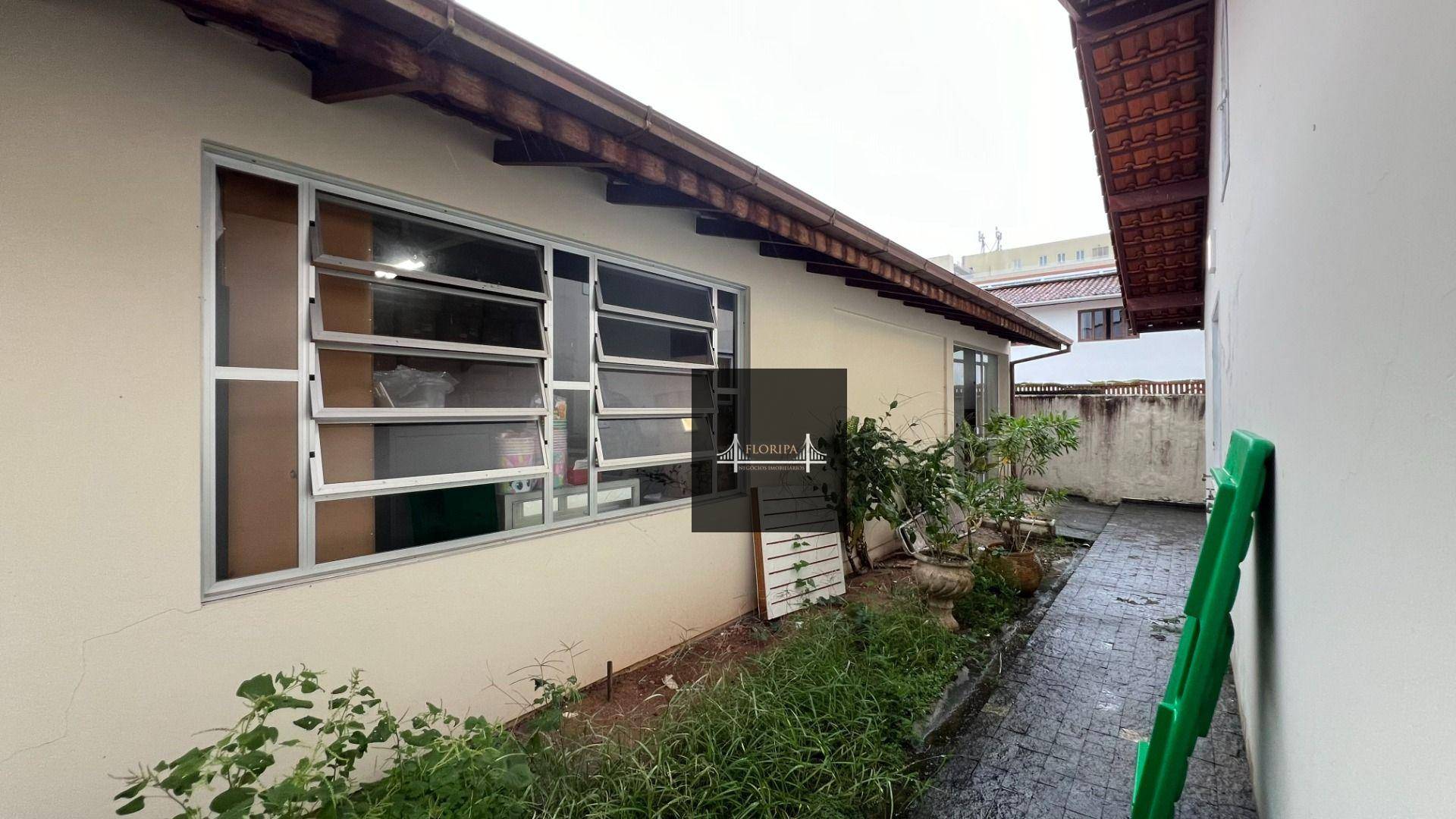 Casa à venda com 3 quartos, 194m² - Foto 16