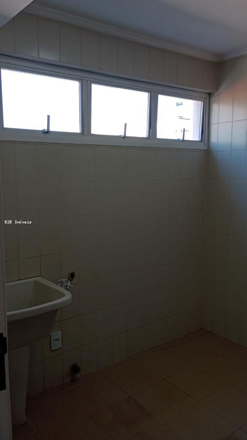 Apartamento à venda com 3 quartos, 129m² - Foto 11