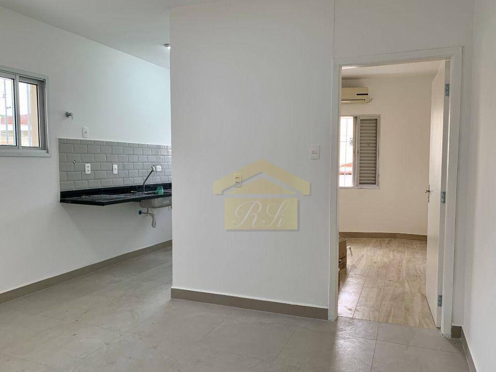 Apartamento para alugar com 3 quartos, 80m² - Foto 4