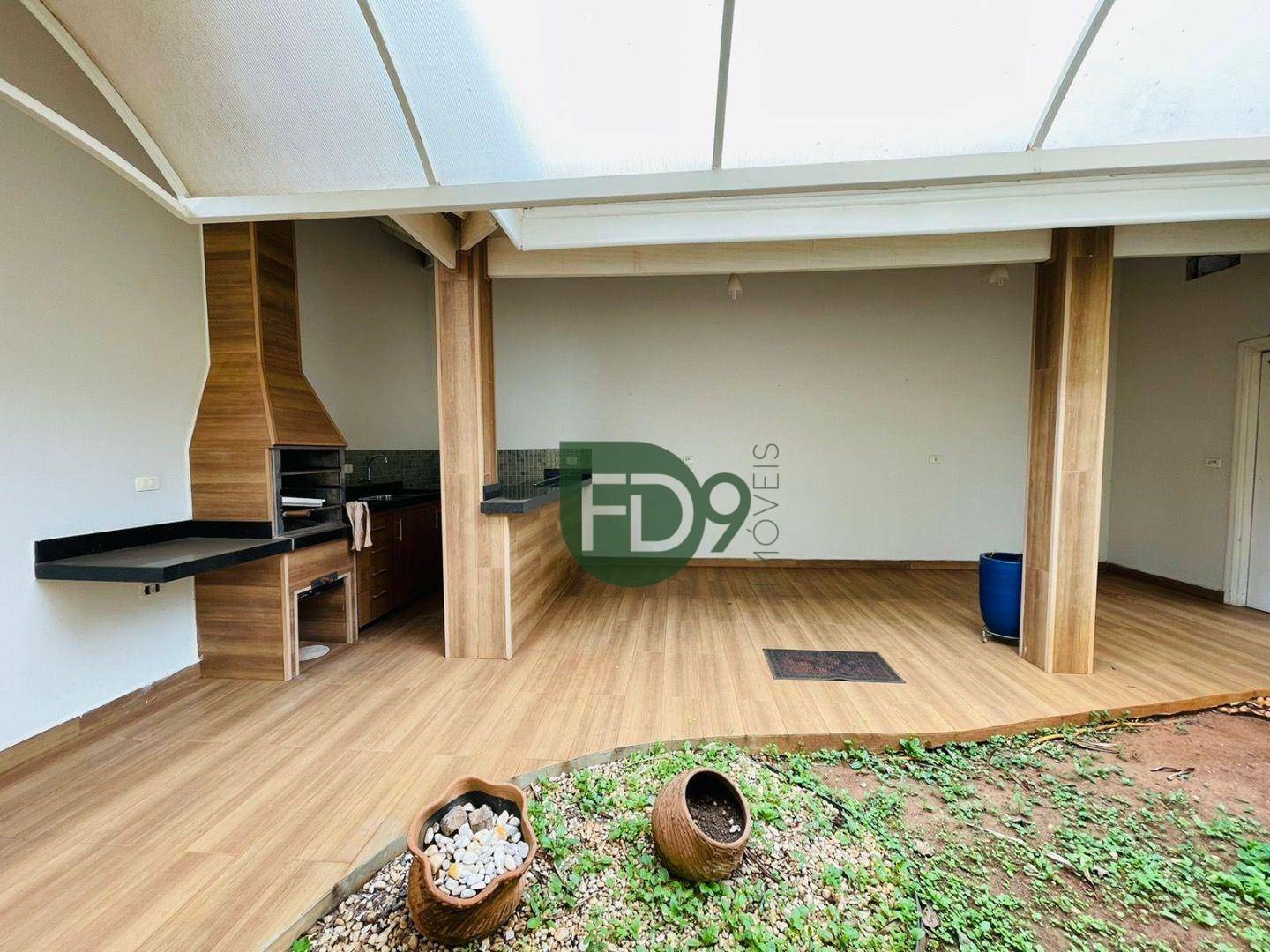 Casa à venda com 3 quartos, 257m² - Foto 6