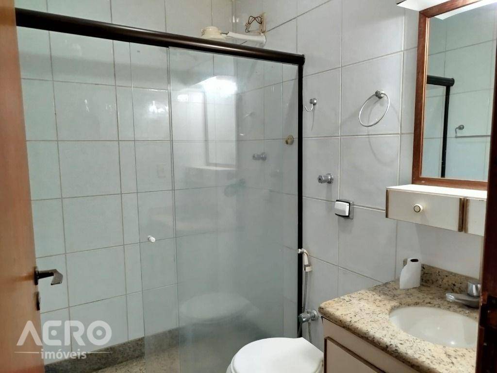 Casa para alugar com 3 quartos, 184m² - Foto 32