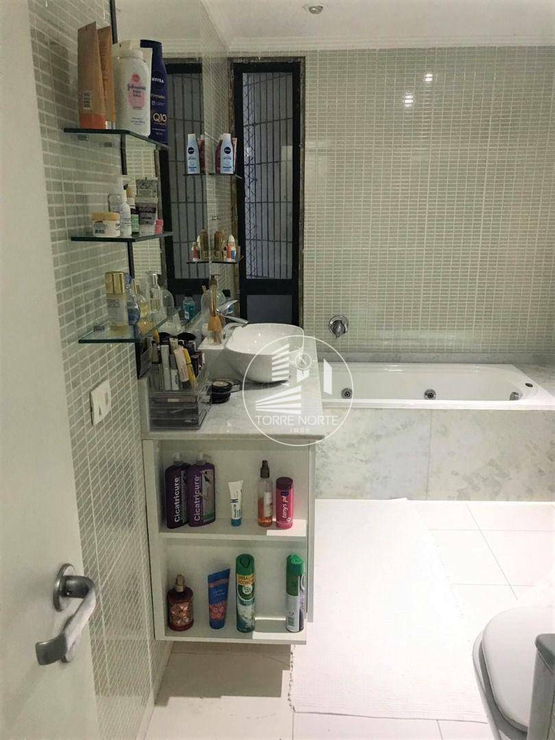 Apartamento à venda com 5 quartos, 230m² - Foto 17