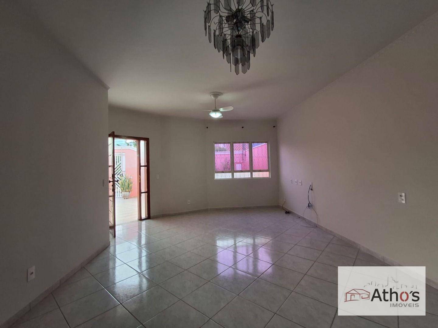 Casa para alugar com 4 quartos, 170m² - Foto 24