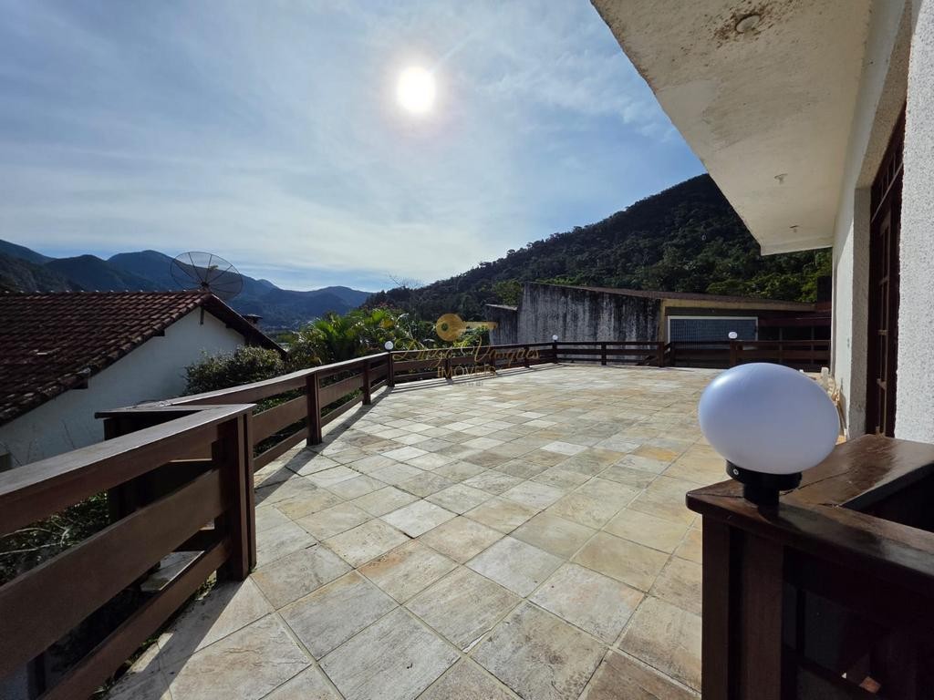 Casa de Condomínio para alugar com 4 quartos, 330m² - Foto 34