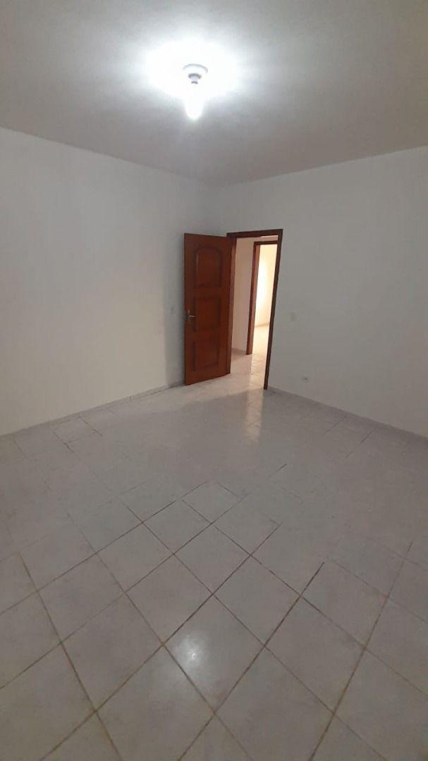 Apartamento para alugar com 3 quartos, 90m² - Foto 29