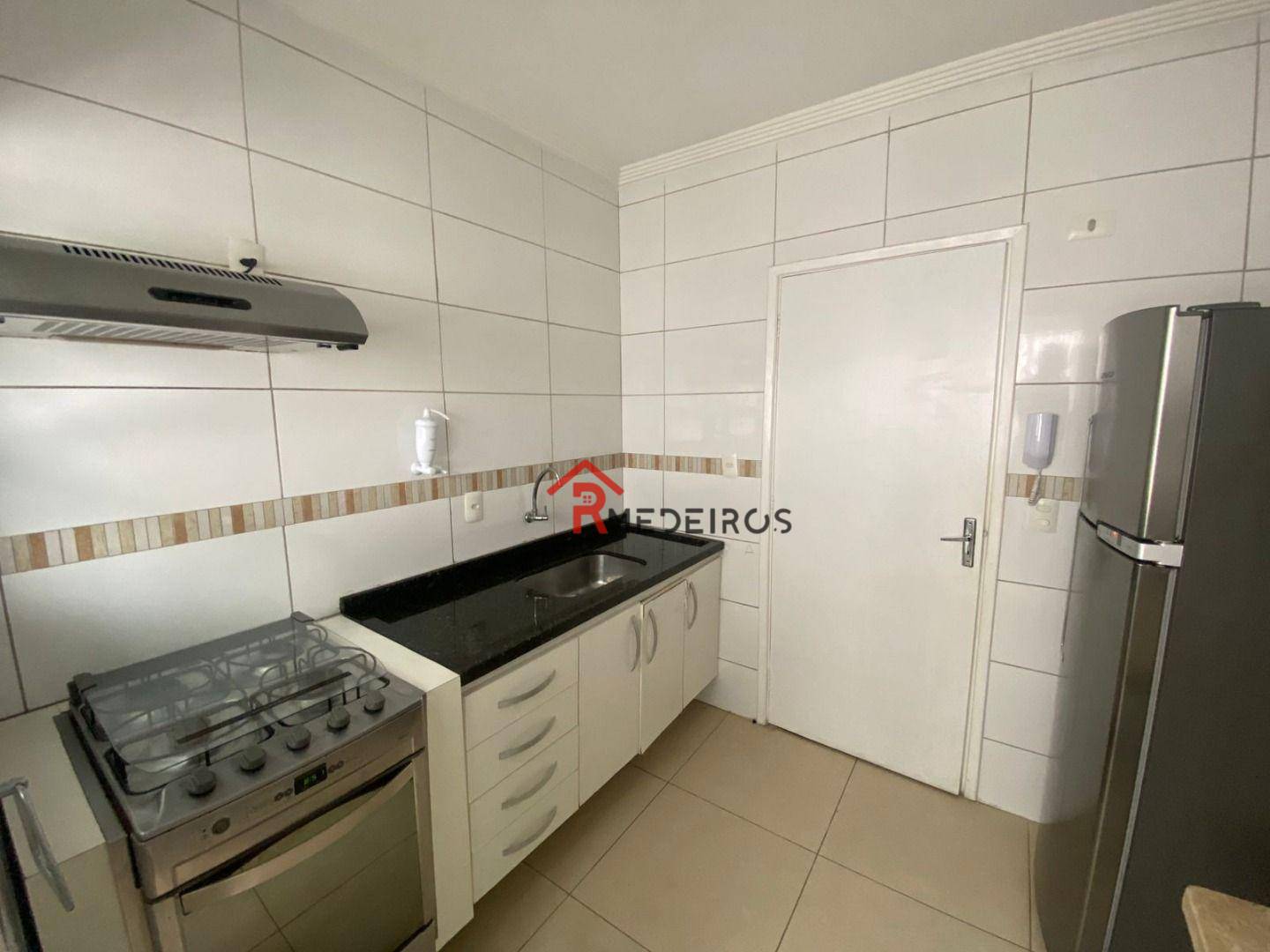 Apartamento à venda com 2 quartos, 65m² - Foto 2