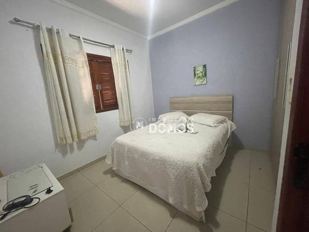 Casa à venda com 3 quartos, 200m² - Foto 4