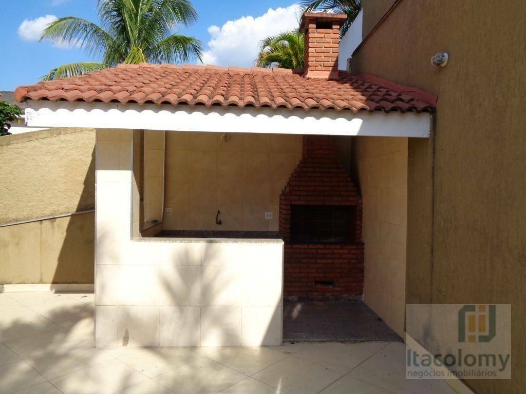 Casa de Condomínio para alugar com 4 quartos, 350m² - Foto 12