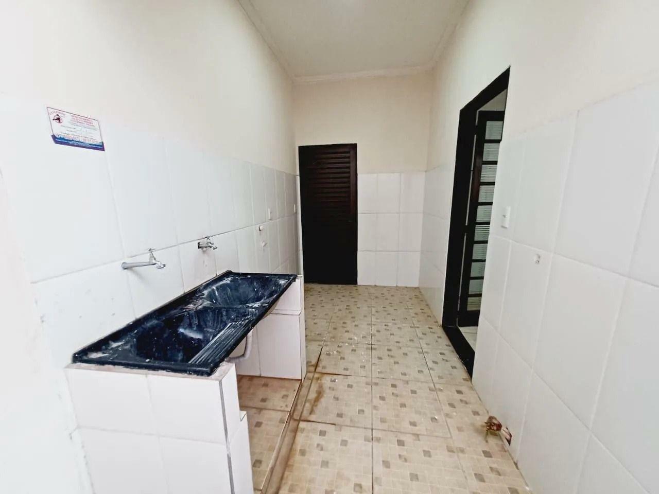 Casa à venda com 3 quartos, 130m² - Foto 2