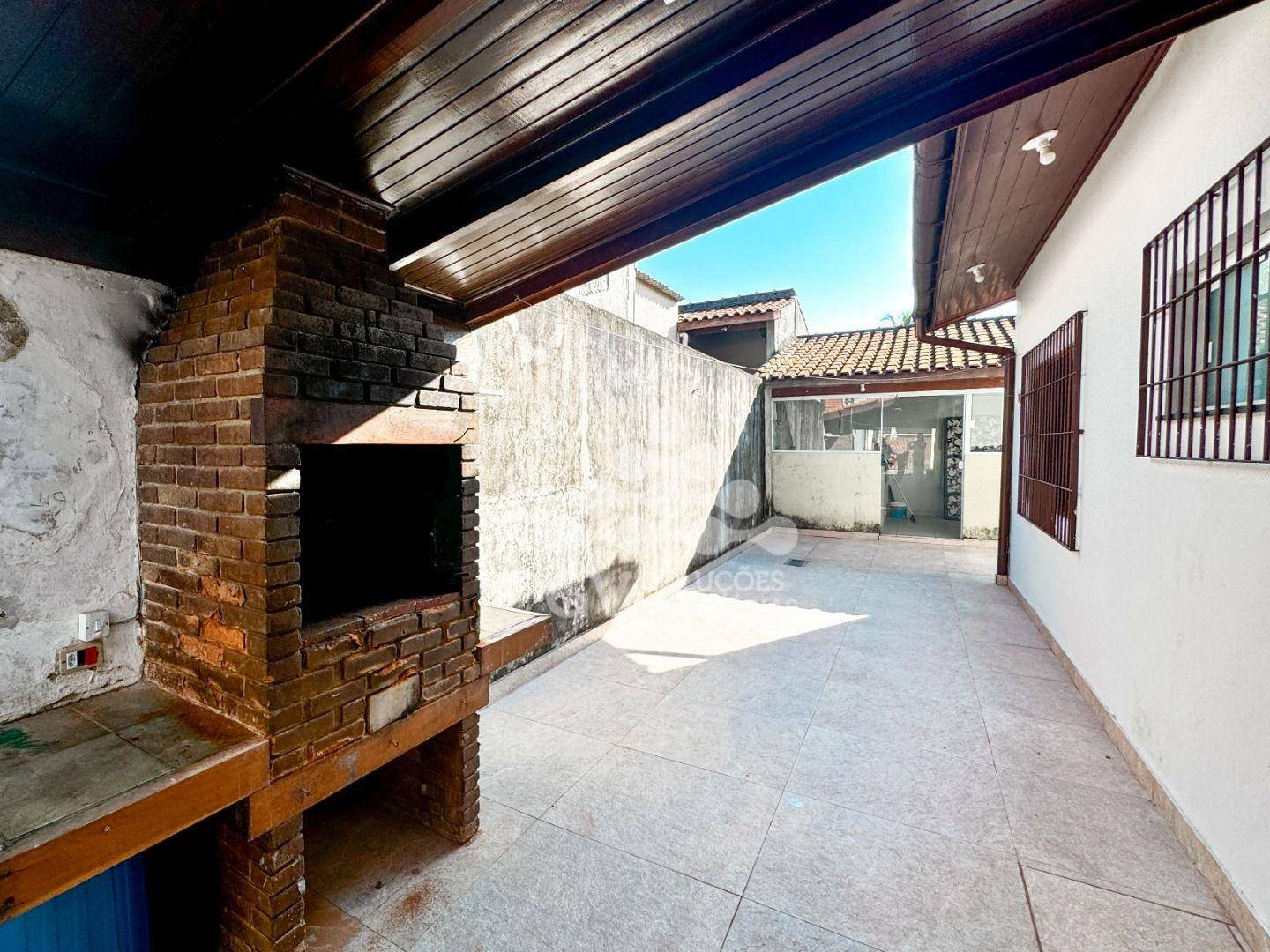 Casa à venda com 2 quartos, 193m² - Foto 3